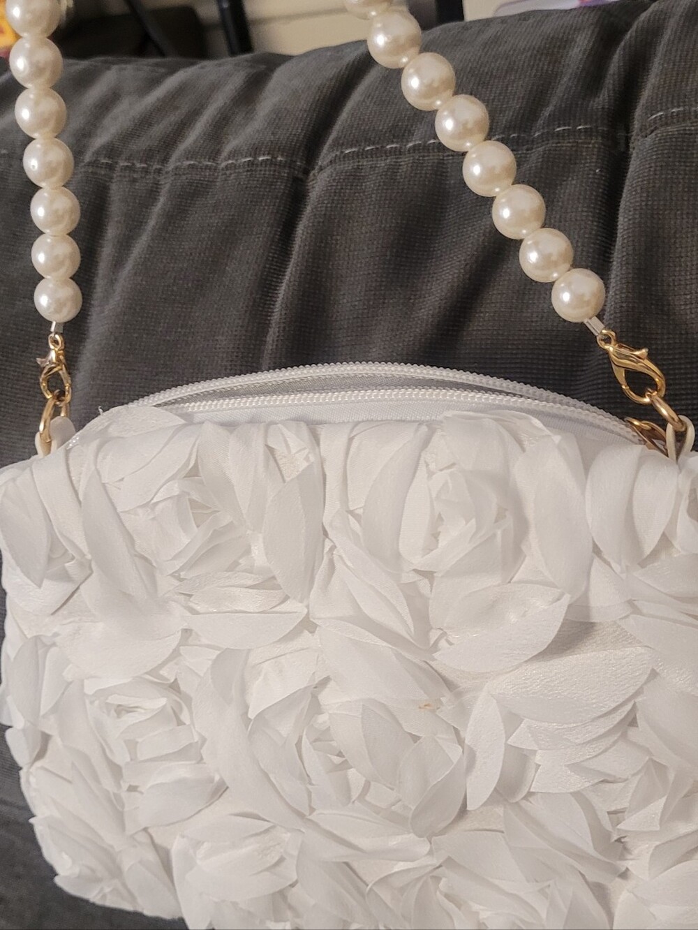 Elegant White Floral Pearl-Handle Women's Handbag